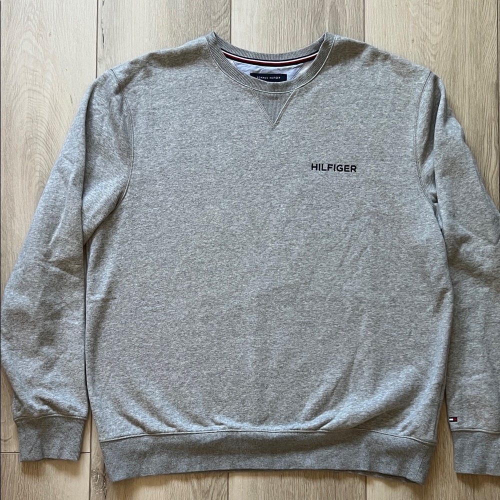 Authentic Men’s  Tommy Hilfiger Gray Crewneck Sweater
